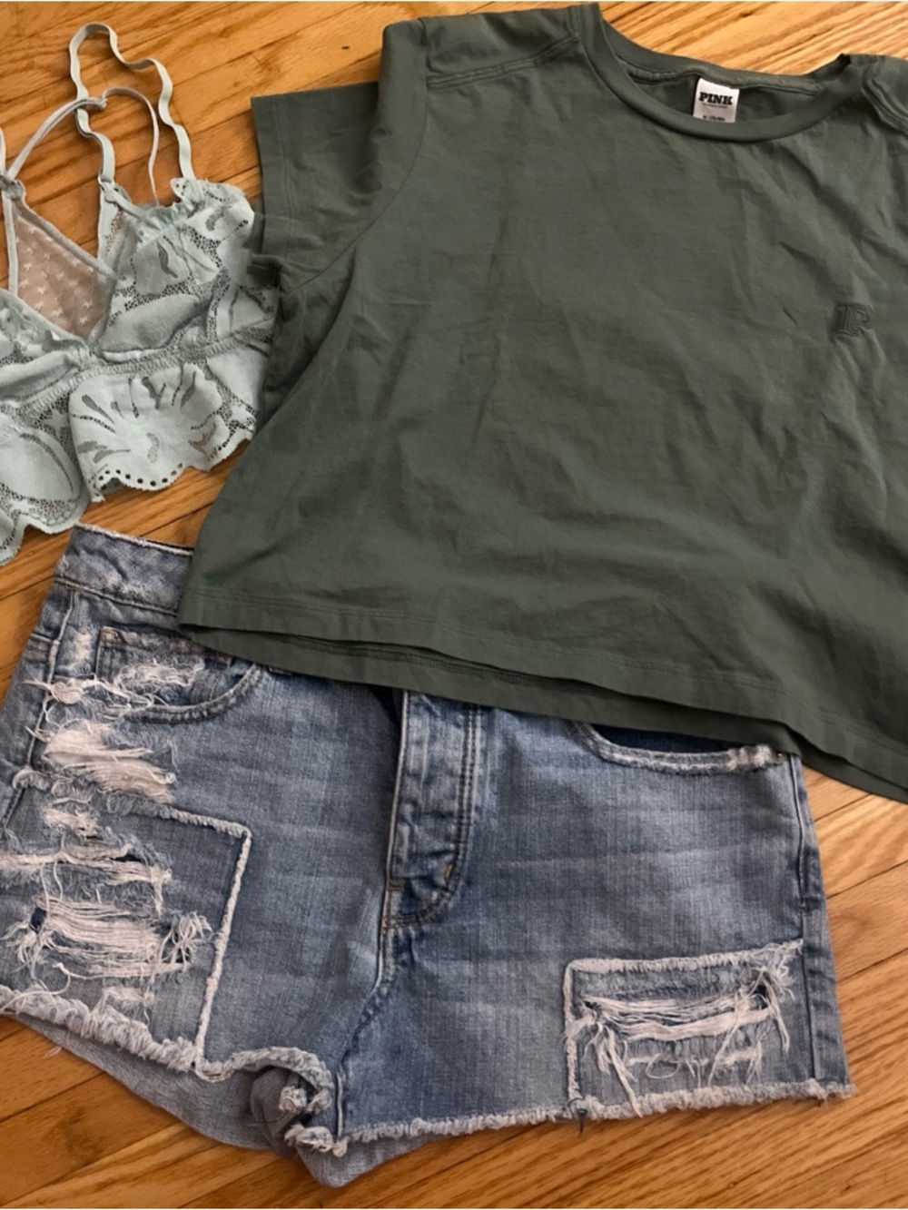 PINK Victoria's Secret Cropped Tee, aerie braAmerican eagle shorts Bundle 3/$65